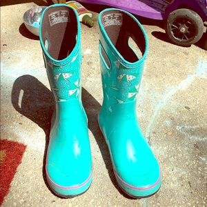 Girls BOGS rain boots